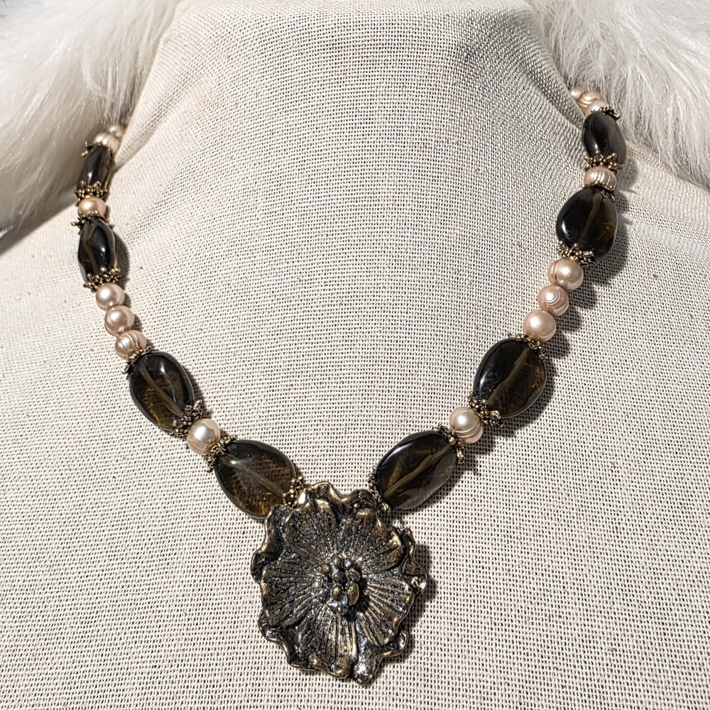 Chic Black and Gold Floral Necklace